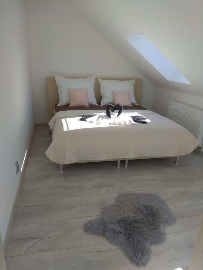 Vip Suite Hotel Heinz Dobris Exterior foto
